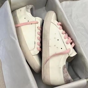 รองเท้าหนังแท้คุณภาพสูงแบรนด์ดีไซเนอร์สุดหรู ดีไซน์ทันสมัย รูปดาวห้าแฉก พร้อมพื้นรองรับแรงกระแทก - Product Image 2