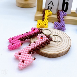 Cute Animal <b>Keyrings</b> Promotion Gifts School Bag Charm DIY 4mm Colored Acrylic Beads Cartoon Giraffe Keychain for Kids Souvenir - Product Image 3