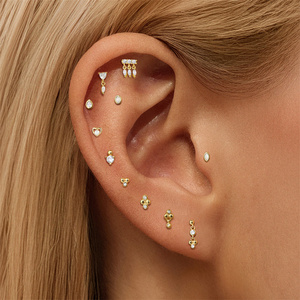 Piercing Labret Minimaliste en Argent Sterling S925 Plaqué Or 18K avec Zircon Marquise Sertie Bezel et Dos Plat pour Cartilage - Product Image 1