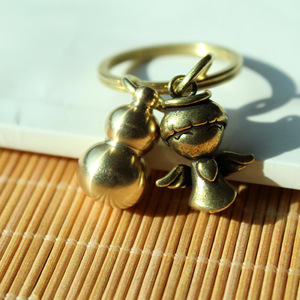 Llavero de latón con colgante de ángel y dije de calabaza, estilo chino de dibujos animados, accesorio hecho a mano - Product Image 1