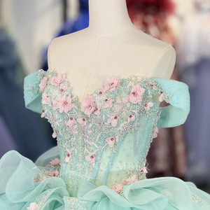 Vestido de Quinceañera 1345 Princess Green Pearls, Estilo Princesa, Color Caramelo, Largo hasta el Suelo, con Apliques Florales de Encaje y Cuentas de Cristal - Product Image 5
