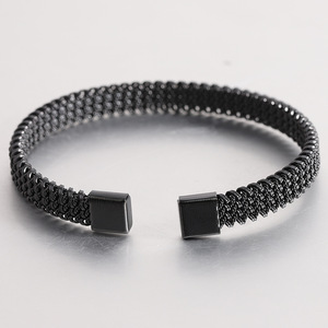 Bracelet ouvert en forme de C en acier inoxydable tissé de 8 mm, design géométrique, bijoux unisexes, cadeau - Product Image 4