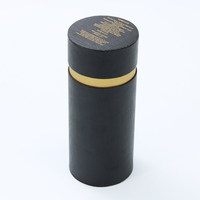 Boîte cadeau rigide noire et dorée de luxe en matériaux recyclés avec fermeture magnétique, impression dorée à chaud et pelliculage mat pour crème visage