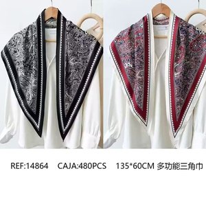 Sciarpa triangolare multifunzionale 135x60 cm con stampa Paisley, accessorio di moda per donna - Product Image 3