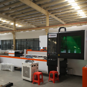 Precio de fábrica 1000W 2000W 3000W 6m Cortador láser de tubo de metal Máquina de corte por láser de fibra de tubo CNC para la venta - Product Image 6