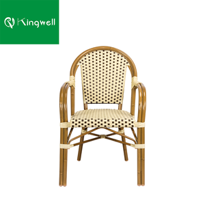 Chaises de jardin de style français, chaises de bistrot parisien pour salle à manger, chaises d'extérieur en plastique usagées, rotin - Product Image 1