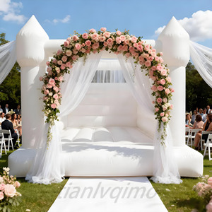 Trampoline de château blanc en PVC à prix d'usine pour les décorations de mariage et de célébration en plein air - Product Image 1