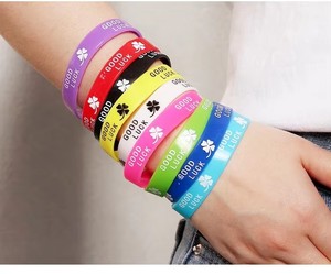 Wristbands סיליקון ידידותי לסביבה-לוגו מותאם אישית עמיד למים צמידים סיליקון אופנתיים לאירועים עסקיים - Product Image 6