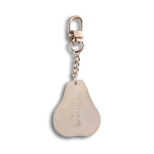Porte-clés en métal gravé au laser en forme de poire dorée personnalisé pour sac - Product Image 1