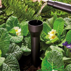 Applicatore di fertilizzante e irrigatore radicale nero esclusivo per giardinaggio domestico e orti - Forniture hortistiche transfrontaliere - Product Image 2