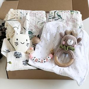 Coffret Cadeau Vêtements Maman et Bébé <span class=keywords><strong>Coton</strong></span> <span class=keywords><strong>Gaze</strong></span> Mousseline Serviette Lange Hochet Jouet Attache-Sucette pour Nouveau-né - Product Image 3