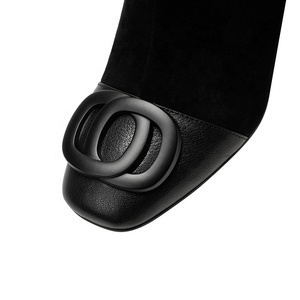 Bottines Western Formelles Noires en Daim pour <span class=keywords><strong>Femme</strong></span> avec Boucle, Bout Carré et <span class=keywords><strong>Talon</strong></span> Haut Rehaussant - Product Image 4