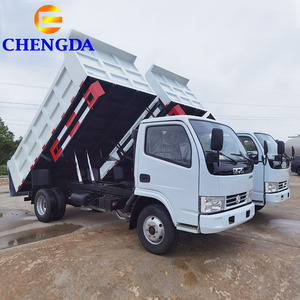 Basso prezzo Sinotruk Howo 4x2 4x4 piccolo autocarro ribaltabile 5 tonnellate di autocarri con cassone ribaltabile leggero per la vendita
