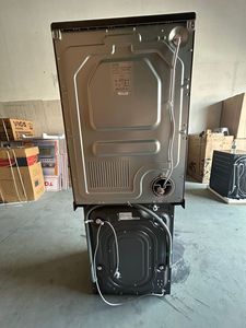 Lavadora y Secadora Automática de Carga Frontal con Capacidad de 15 kg para Uso Doméstico, Ideal para Grandes Hogares - Product Image 3