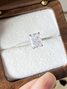 Bague de fiançailles en zircon taille radiant, argent 925 plaqué rhodium, pavé de diamants, bijoux classiques pour femmes - Product Image 6