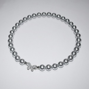 Auténtico Broche de Mariposa Australiano Vintage de Aleación de Zinc Plateado en Oro con Acabado Brillante en Gris Plateado, Estilo Perla, Completamente Engastado con Circonitas - Product Image 1