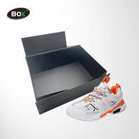 Boîte en carton de luxe écologique à fermeture magnétique pliante avec stratification mate éponge imperméable haut de gamme pour chaussettes de chaussures de créateurs