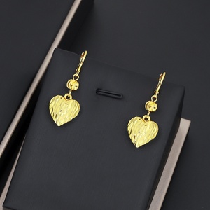 Boucles d'oreilles pendantes en laiton plaqué or 24 carats pour femmes, motif cœur, vente en gros usine Jxx - Product Image 4