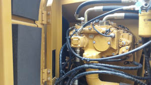 Usado para excavadora sobre orugas 330B de 30 toneladas con caja de cambios y bomba con certificación CE, potencia fuerte Original de Japón a la venta - Product Image 5