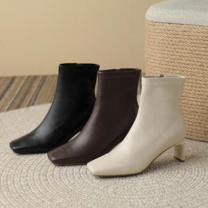 Botas de moda de otoño e invierno para mujer, botas cortas de tacón alto, punta cuadrada, tacón grueso, cremallera lateral, botines bajos de un solo paso - Product Image 2