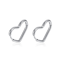 Boucles d'oreilles clous en acier inoxydable, design cœur, style luxe léger français, design de niche tendance, polyvalentes pour le quotidien, accessoires de mode pour les oreilles