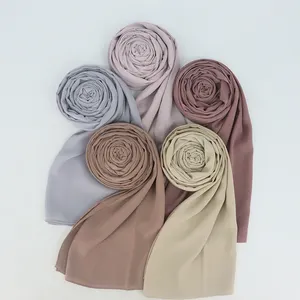 Nouvelle écharpe en mousseline de soie unie coréenne chaude pour les femmes musulmanes fournisseur de châles ethniques écharpe Hijab