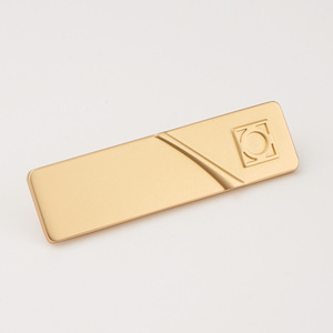 Logotipo grabado <span class=keywords><strong>de</strong></span> níquel cepillado en <span class=keywords><strong>etiquetas</strong></span> <span class=keywords><strong>de</strong></span> Metal personalizadas con pasador <span class=keywords><strong>de</strong></span> <span class=keywords><strong>seguridad</strong></span> Placa <span class=keywords><strong>de</strong></span> identificación <span class=keywords><strong>de</strong></span> Metal personalizada <span class=keywords><strong>para</strong></span> <span class=keywords><strong>ropa</strong></span> - Product Image 6