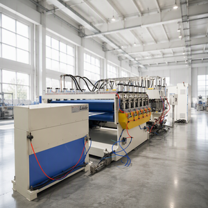 Ligne de production de panneaux creux en plastique PC, extrudeuse de feuilles ondulées en <span class=keywords><strong>polycarbonate</strong></span>, machine de fabrication de plaques grillagées creuses en PC - Product Image 3