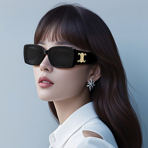 Lunettes de soleil rétro chics pour femmes, monture en plastique noir, protection UV400, type 3 verres, pour un voyage tendance et une protection solaire optimale - Product Image 3