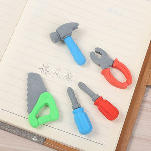 Gomme 3D créative en forme d'outils de réparation (marteau, pince, tournevis) - Product Image 3