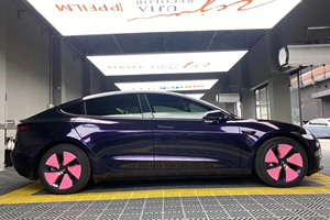 ฟิล์มตกแต่งภายนอกรถยนต์ สีดำม่วง เงาสูง PET Vinyl Wrap หนา 6.5 มิล ฟิล์มเปลี่ยนสีรถยนต์แบบม้วน สำหรับตกแต่งรถยนต์ - Product Image 4