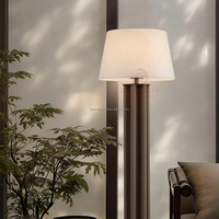 Lampadaire LED moderne avec base E27, corps en acier, lumière blanc chaud pour la maison, le jardin, le lieu de travail - Design chic pour salon et chambre