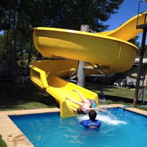 Toboggan aquatique géant en fibre de verre et acier pour jardin, 40 pieds (10 m), usage résidentiel - Product Image 1