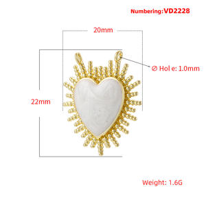 Pendentif HD453 en émail coloré et frais avec breloque cœur, double fermoir, cadre cœur soleil éclatant pour la vente en gros - Product Image 2