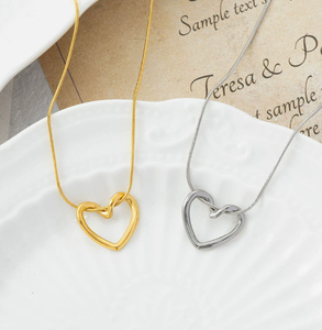 Collar con Colgante de Corazón Hueco Chapado en Oro de 18K, Cadena de Serpiente Deslizante para Mujer, Joyería para Fiestas - Product Image 3