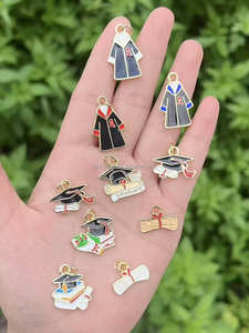 Vente en gros de colliers et pendentifs de mode en cuivre, motifs drapeaux du Venezuela, de Cuba et d'Amérique du Sud - Product Image 6