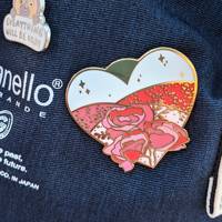 Épingles de revers en métal plaqué avec logo personnalisé, en forme de cœur, motif rose et plantes naturelles, émail souple et dur, rose, Saint-Valentin