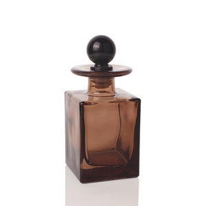 Botella de vidrio de aromaterapia sin fuego con fondo grueso cuadrado marrón de gama alta de 150ml - Product Image 4