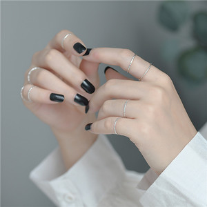 ชุดแหวนเงินแท้ 925 ดีไซน์ทันสมัย แบบซ้อนได้ สวมใส่สบาย แหวนวงบางลายตอก สำหรับใส่ทุกวัน เครื่องประดับมินิมอลสุดชิค - Product Image 4