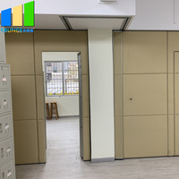 Cloison coulissante pliable moderne pour cuisine, salle de sport, école, entrepôt, usage extérieur, porte mobile en MDF et aluminium, réglable