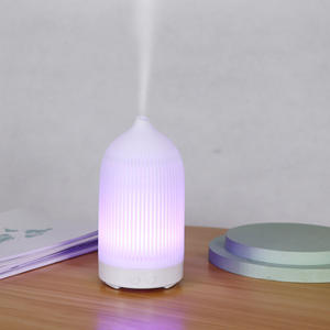Difusor de aroma JCYS, mini humidificador USB de 180 ml con luz para uso en el hogar y la oficina - Product Image 2