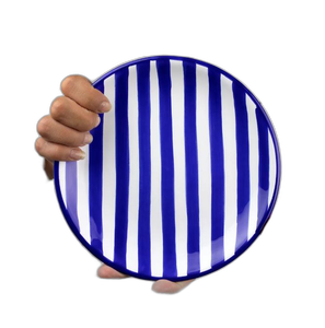 Assiette à dessert en céramique | Assiette à gâteau | Grès jeté à la main, Assiette de poterie à rayures bleu marine de 8 pouces - Product Image 1
