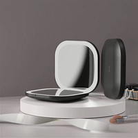 Miroir de maquillage portable LED carré sur mesure de haute qualité avec double éclairage et double lampe pliable