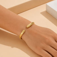 Bracelet manchette ouvert en acier inoxydable plaqué or, martelé et ondulé, texturé irrégulier, ajustable, pour femme, cadeau