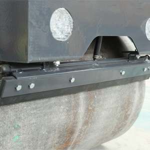 Le petit rouleau compresseur standard EPA a une forte force de vibration et l'opération de changement de vitesse en continu est simple, applicable aux sols durs - Product Image 6