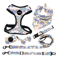 Accessoires pour chien avec logo personnalisé Ensemble de harnais pour chien sans traction Collier en laisse pour animaux de compagnie avec nœud Gilet de chien élégant, doux et confortable