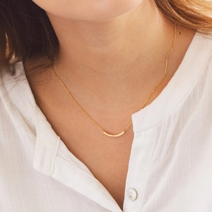Collar de Barra Delgada Curva de Acero Inoxidable Personalizado con Frase Grabada, Joyerí<span class=keywords><strong>a</strong></span> de <span class=keywords><strong>Amistad</strong></span> con Coordenadas para Mujer - Product Image 4