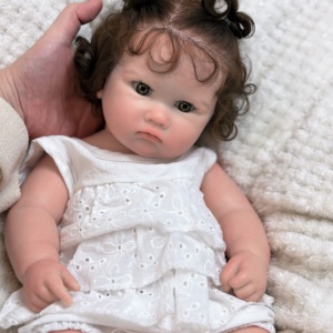 ตุ๊กตาซิลิโคนนุ่มขนาด 18 นิ้ว รุ่น Reborn แฟชั่นเด็กผู้หญิง ผมบลอนด์หยิกสมจริง ของเล่นเสริมพัฒนาการสำหรับเด็กอายุ <span class=keywords><strong>3</strong></span> ปีขึ้นไป ของขวัญสำหรับนักสะสม - Product Image 3