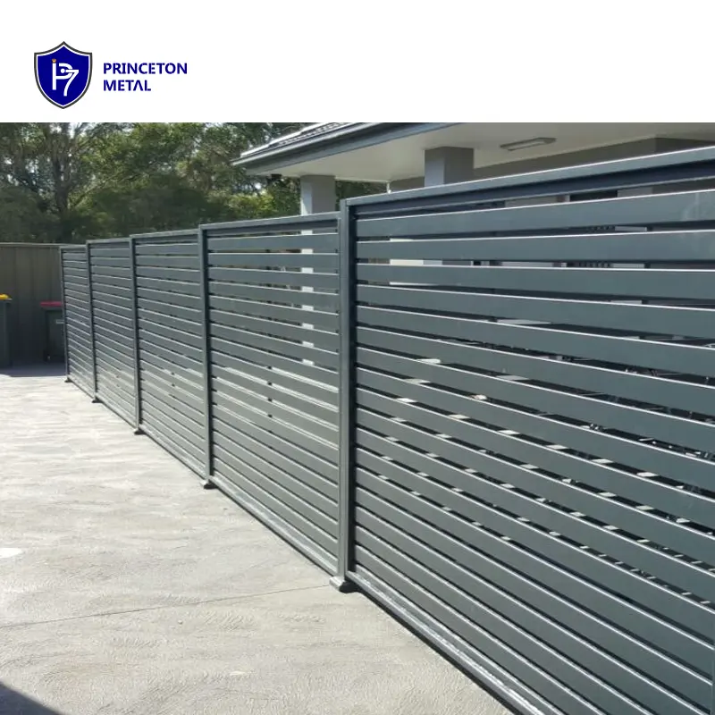 Tấm hàng rào sơn tĩnh điện mới được thiết kế nhôm ngang hàng rào riêng tư cho nhà ở