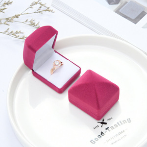 Wholesale High-end Spray Velvet <strong>Jewelry</strong> <strong>Box</strong> <strong>Flocking</strong> Flannel Ring Earrings <strong>Box</strong> <strong>Jewelry</strong> Packaging <strong>Box</strong>